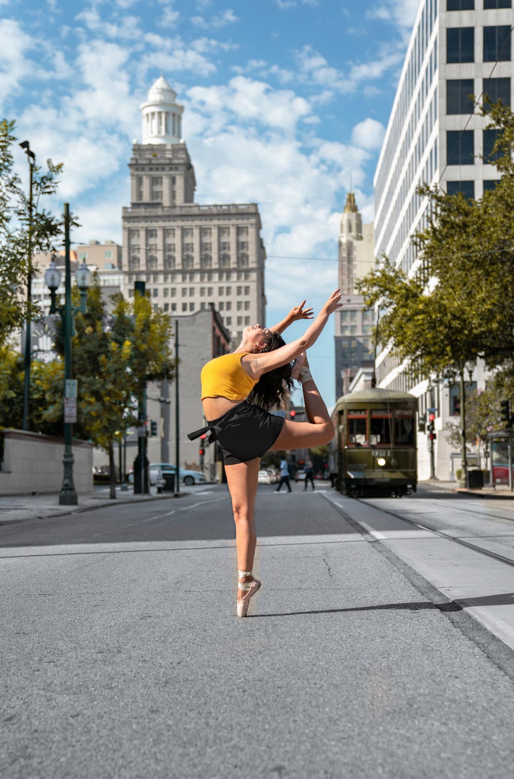 Ballet dancer posing in a New Orleans street